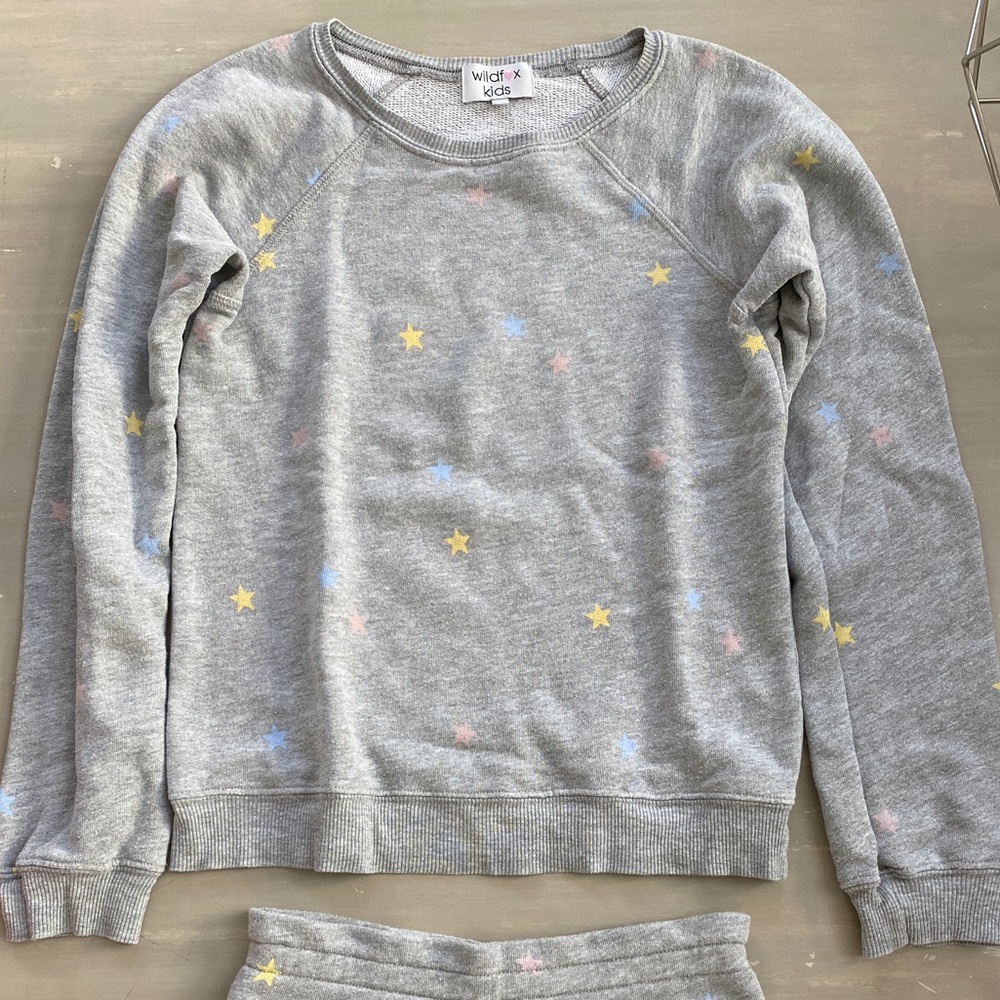 Girl’s Wildfox Kids Grey Star Sweatshirt & Shorts Set